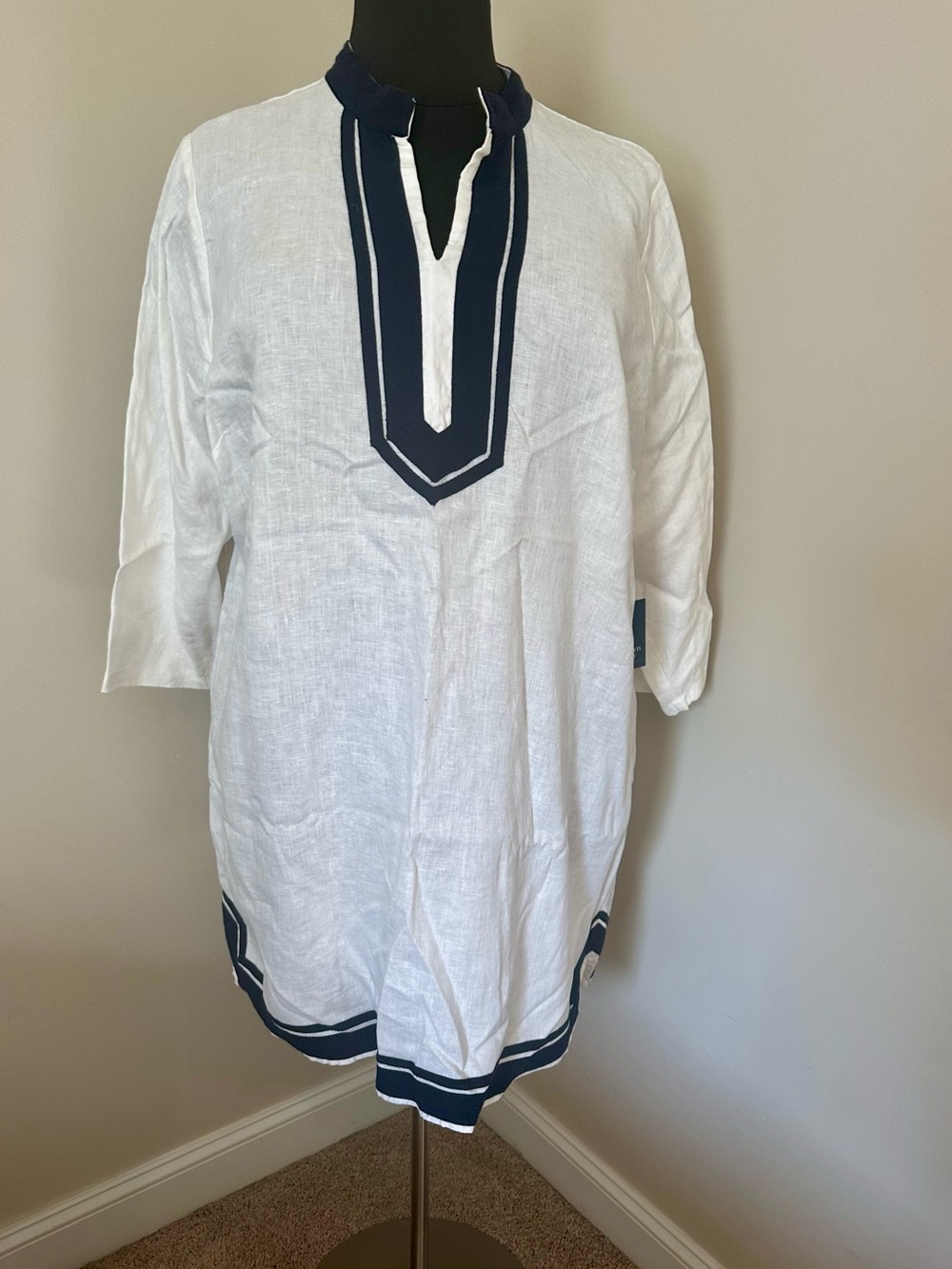 NWT Women’s Tunic Shirt/Dress white/Navy Trim 2x